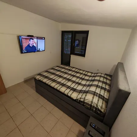 Maja Apartment *