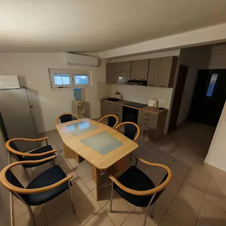 Appartement Maja Vir