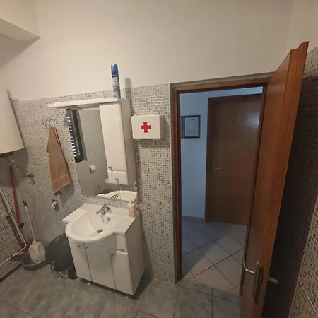 Maja Apartment Vir