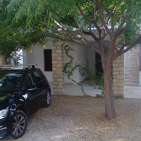 Apartment Maja Vir